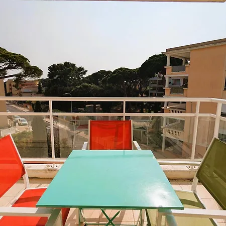 Of 70 M With Shared Pool In * Hyères