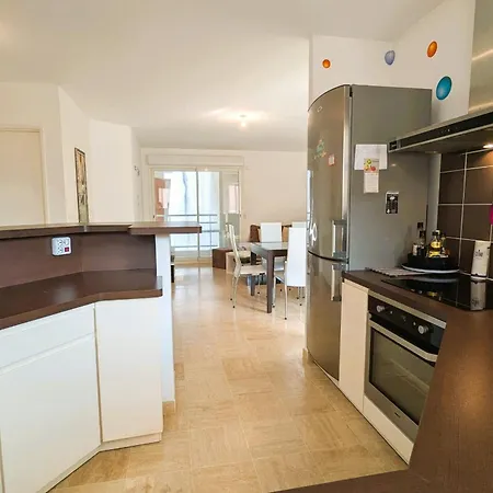 Of 70 M With Shared Pool In * Hyères