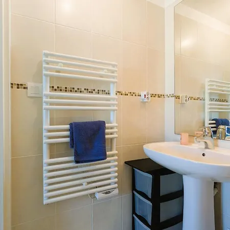 Apartment Of 70 M With Shared Pool In